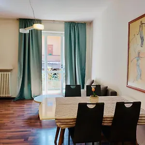 Apartment Appartmentslapiazzetta -1-2-6, Sesto Calende
