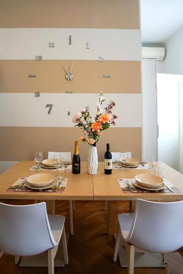 Azalea Suite Leonardo Academy, Mxp & Lakes Sesto Calende Apartment