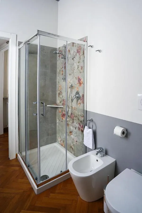 Azalea Suite Leonardo Academy, Mxp & Lakes Sesto Calende Italy